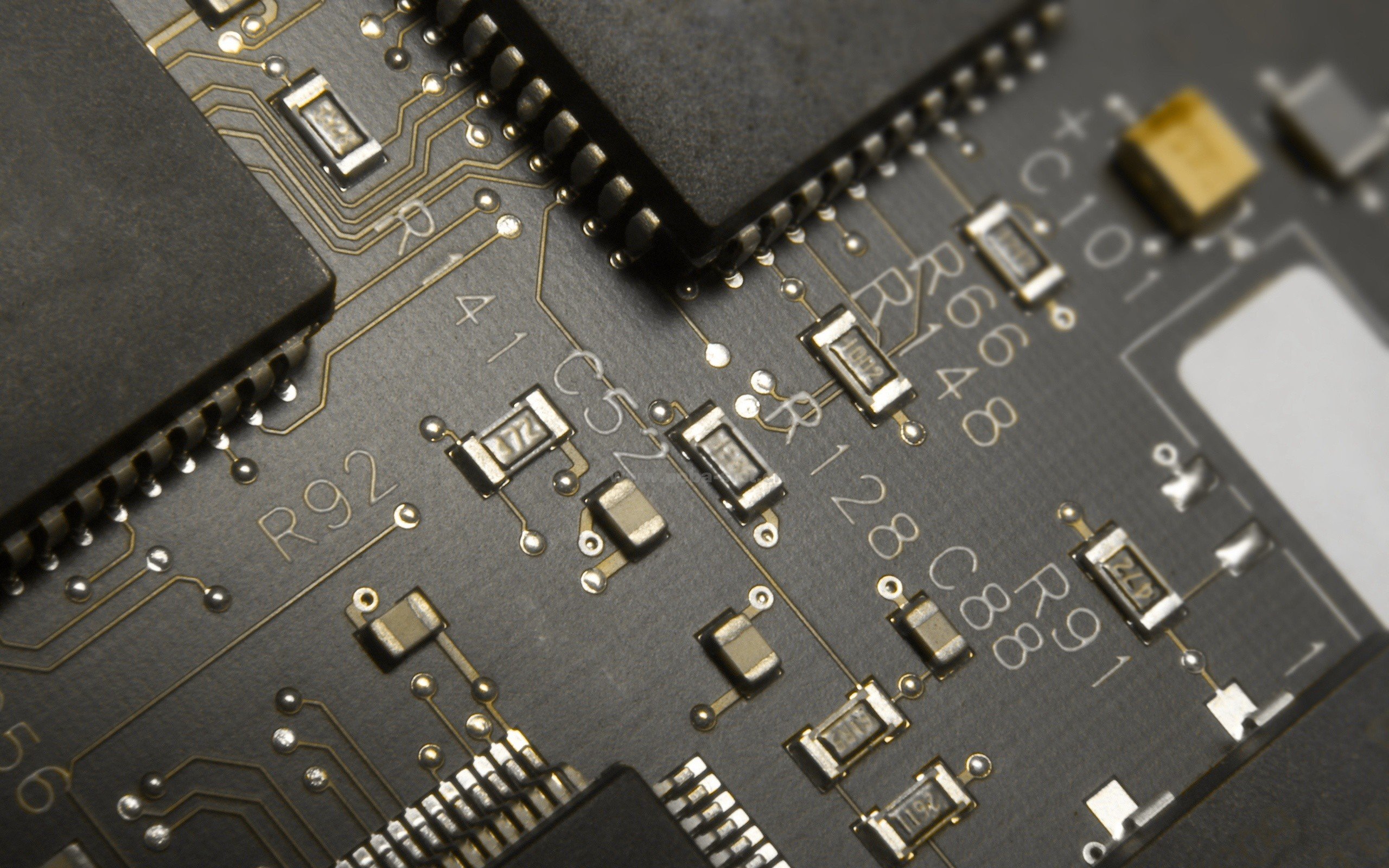 PCB電路板與PCBA電路板之間存在什么區(qū)別？